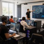Carrières dans l'esport en 2026 : formations, métiers et réalités du marché de l'emploi
